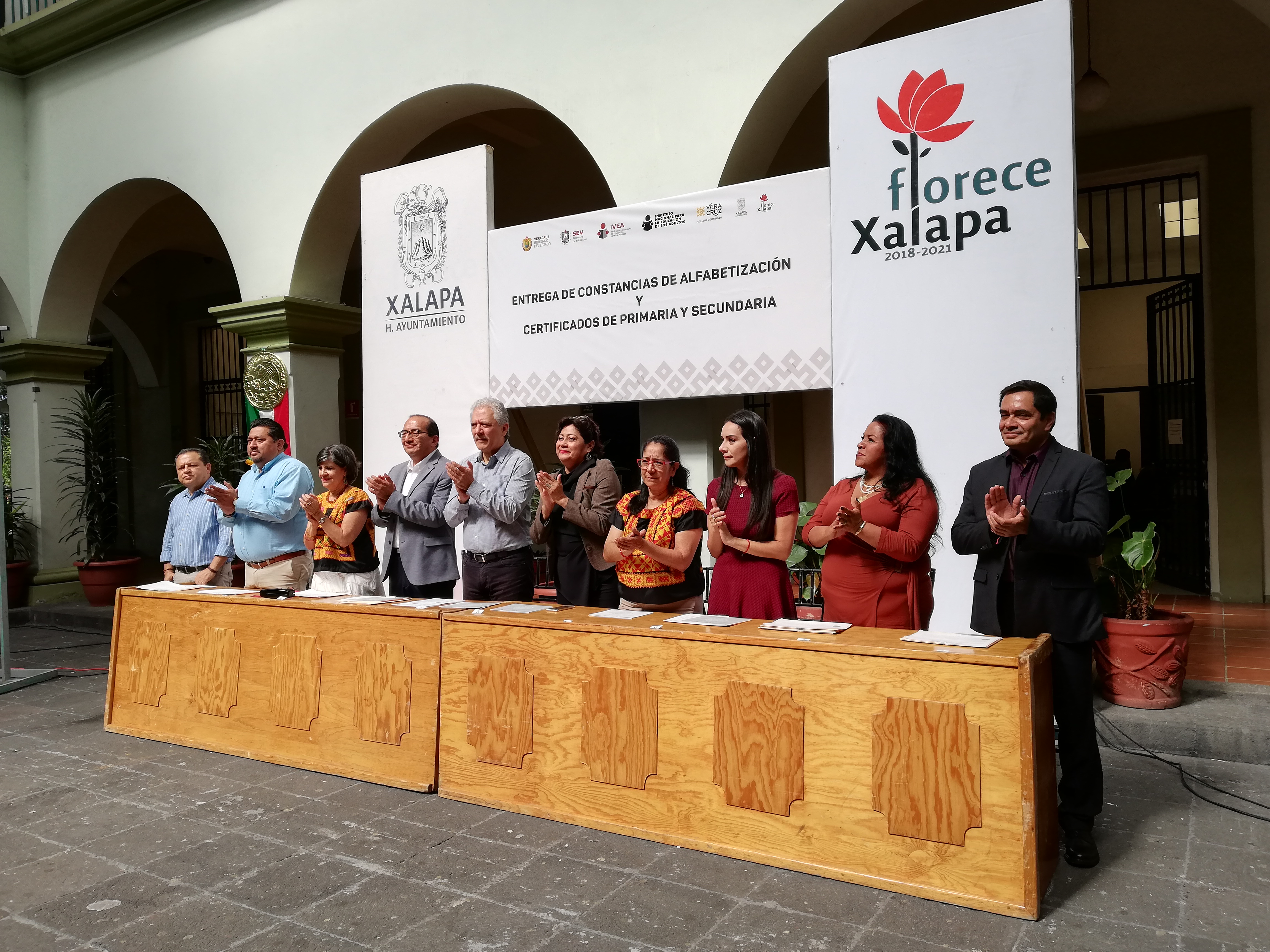 El Ayuntamiento De Xalapa Entrega Constancias Por El D A De La